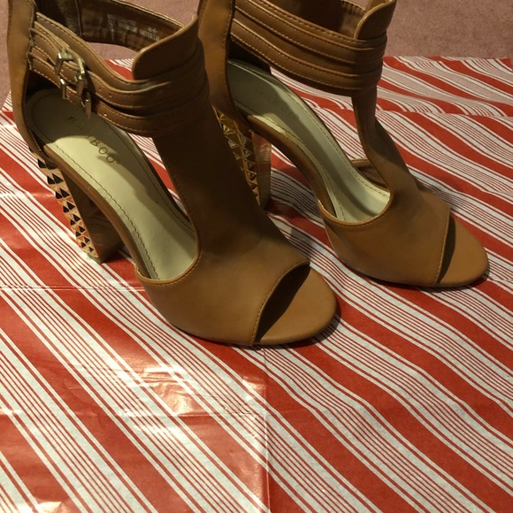 Very good condition sandals 8.5 - Picture 2 of 7